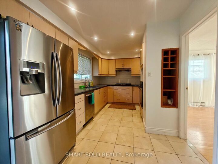 Property Photo:  67 Emmeloord Crescent  ON L3R 1P9 