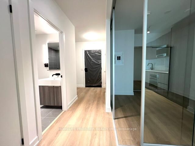 Property Photo:  117 Broadway Avenue 624N  ON M4P 1V3 