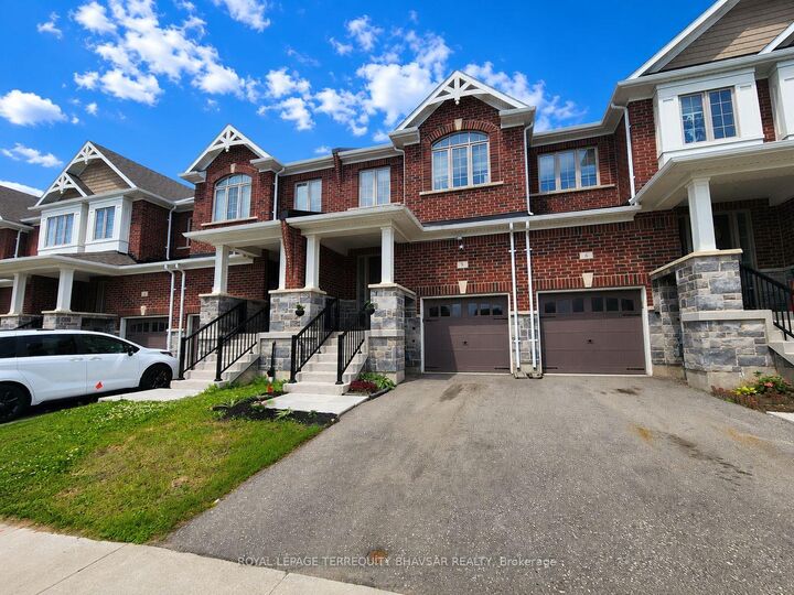 Property Photo: 8 Grassbourne Avenue ON N2R 0R1