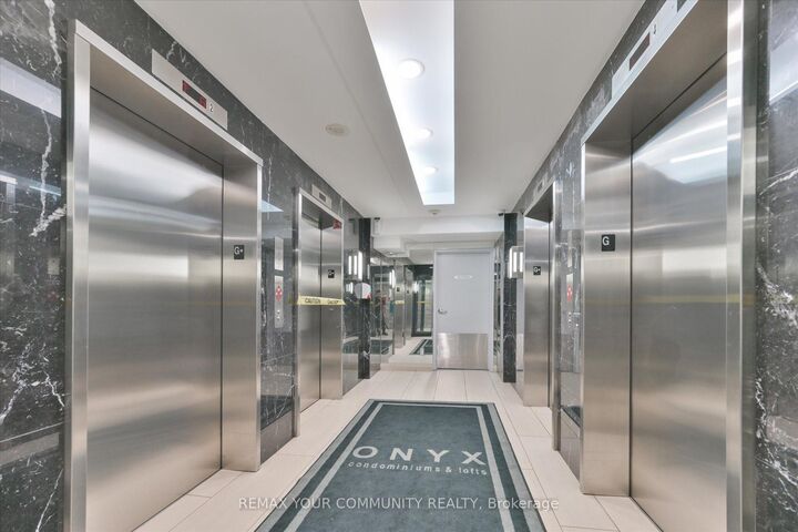 Property Photo:  223 Webb Drive 908  ON L5B 0E8 
