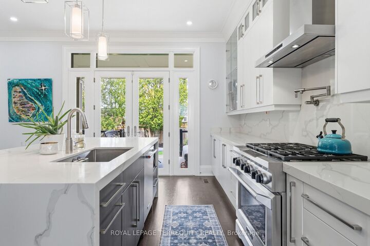 130 Edgecroft Road — photo 1