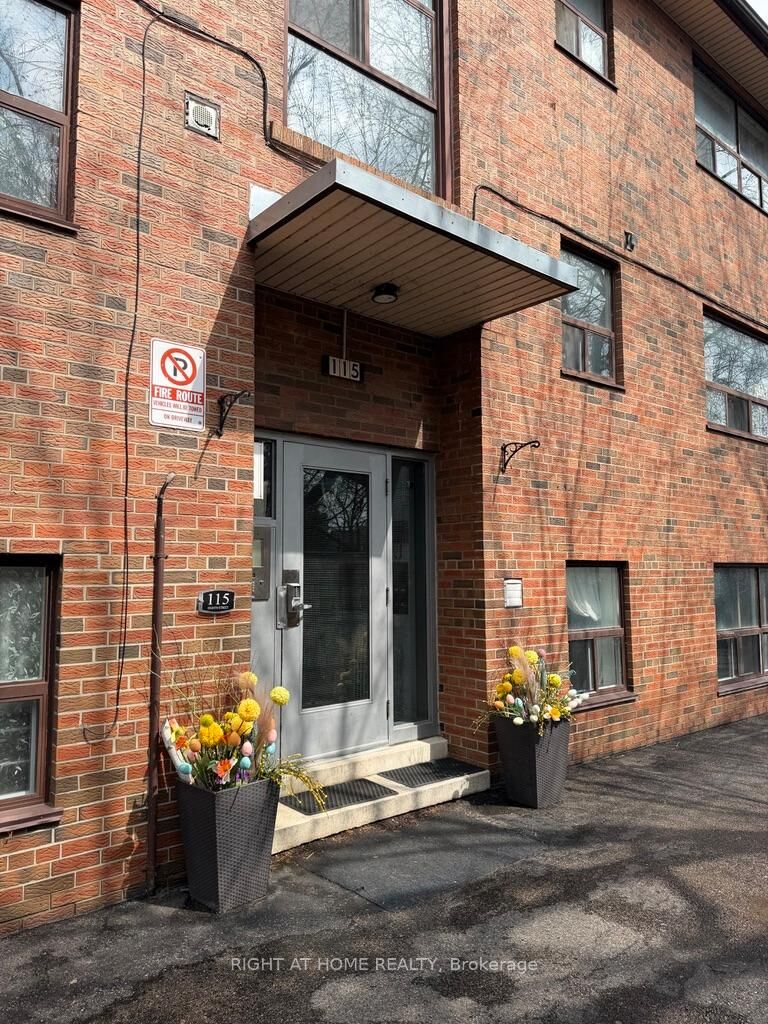 Property Photo: 115 Eighth Street 6 ON M8V 3C5