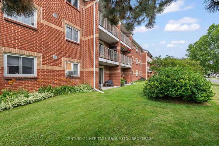 Photo de la propriété:  573 Armstrong Road E 114  ON K7M 8J8 
