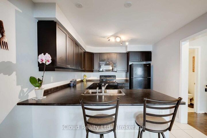 Property Photo:  6 Suitor Court  ON L9T 8S3 