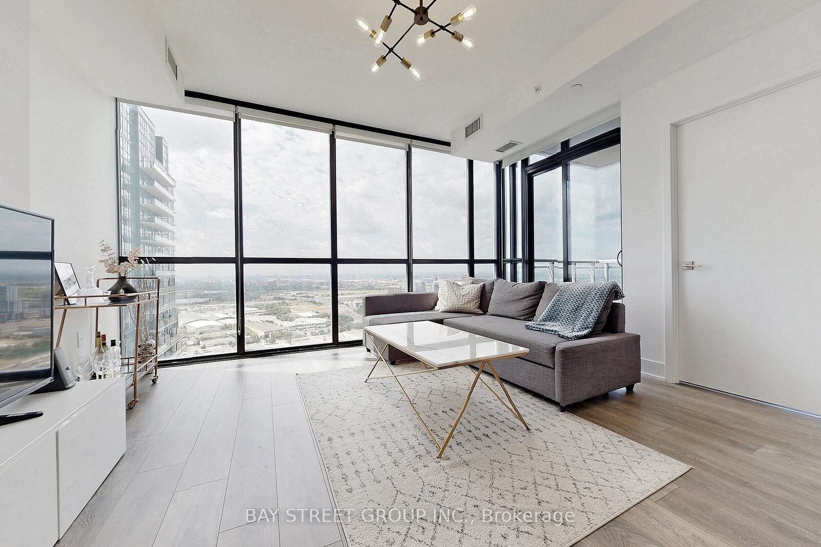 Property Photo:  2916 Highway 7 N/A 2903  ON L4K 0K6 