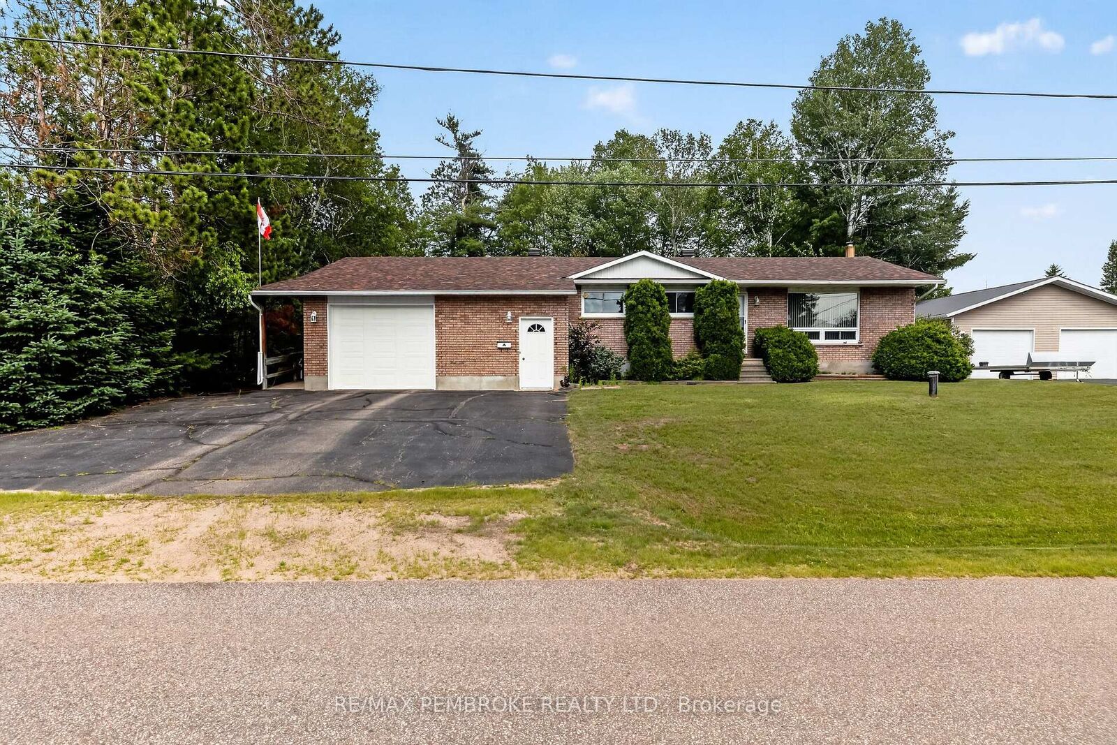 Property Photo: 7 Martin Street ON K0J 1J0