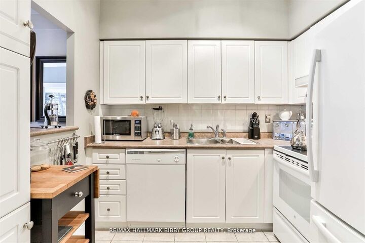 Property Photo: 120 Lombard Street 503 ON M5C 3H5