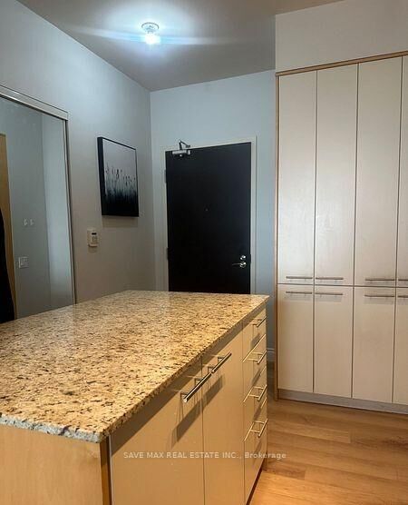 Property Photo:  5 Valhalla Inn Road 2909  ON M9B 0B1 