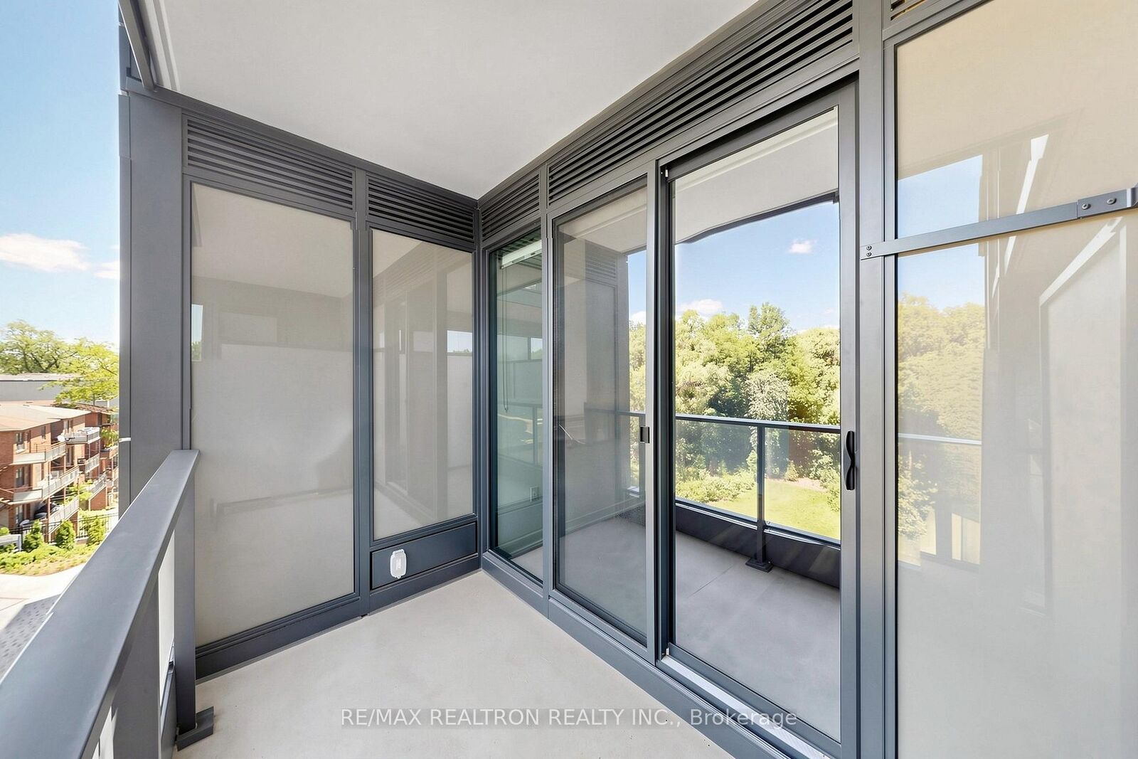 Property Photo: 250 Lawrence Avenue W 701 ON M5M 1B2
