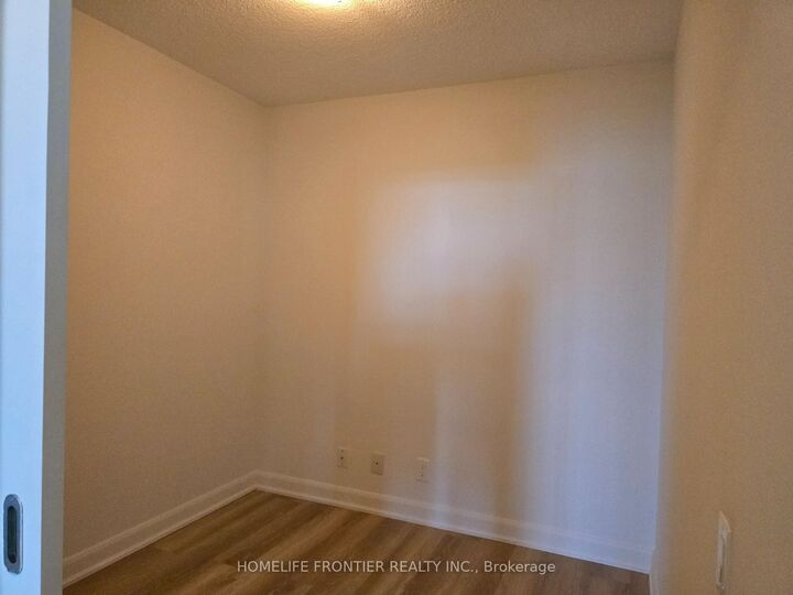 Property Photo:  17 Anndale Drive 2315  ON M2N 2W7 