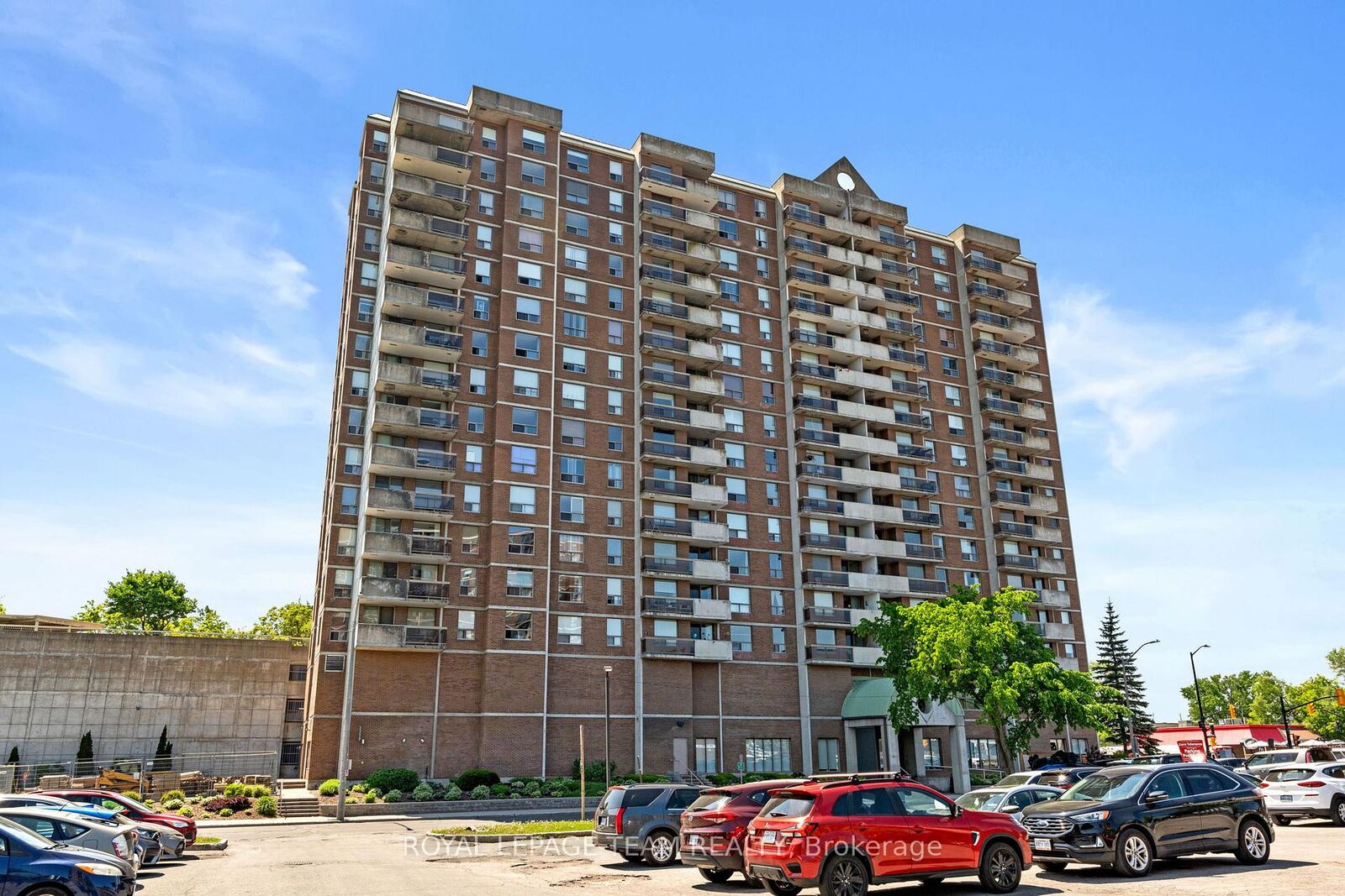 Property Photo: 200 Lafontaine Avenue 1003 ON K1L 8K8