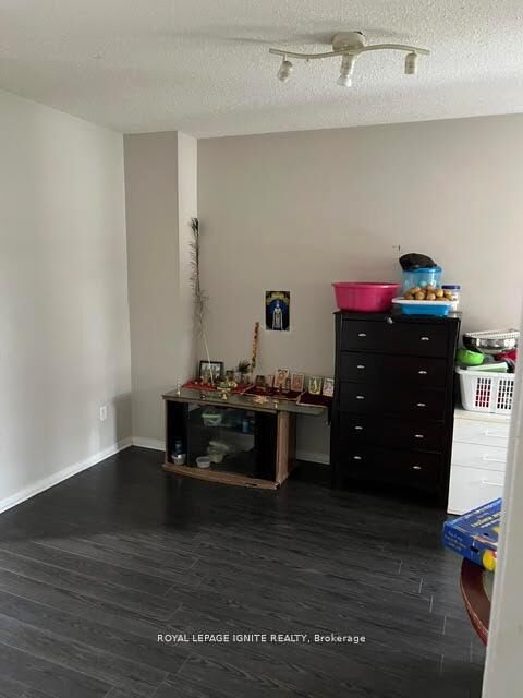Property Photo: 62 Woodside Court ON L6Y 3Z2