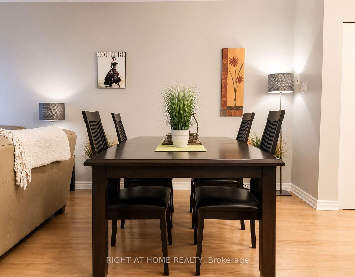 Property Photo:  234 Rideau Street 204  ON K1N 0A9 