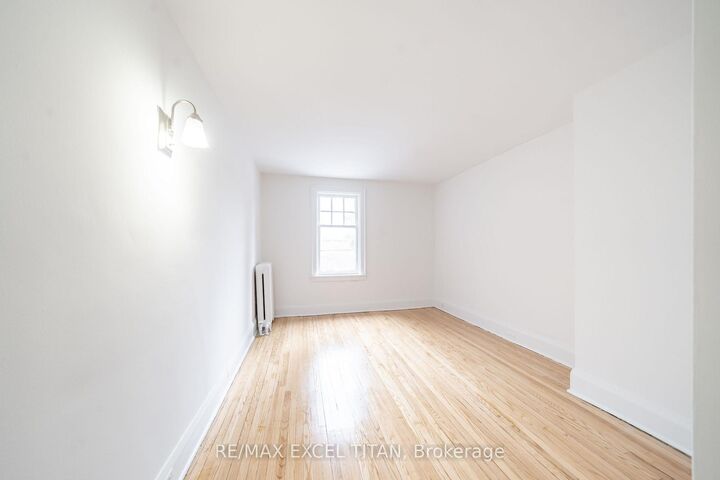 Property Photo:  12 Kingston Road 76  ON M4L 2S4 