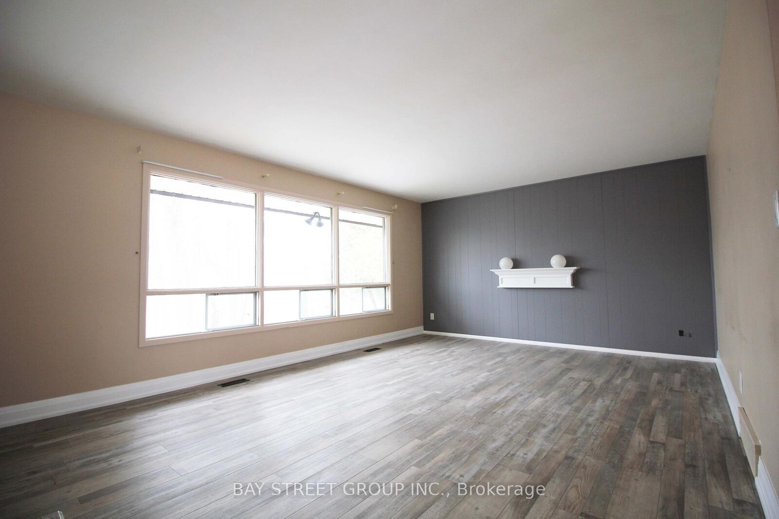 Photo de la propriété:  27 Glenbarr Road  ON L2T 1Y2 