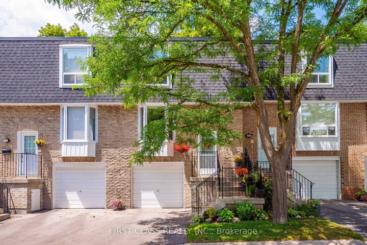 202 Royal Orchard Boulevard — photo 1