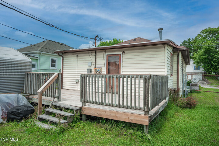 Property Photo:  1014 Maple Street  TN 37660 