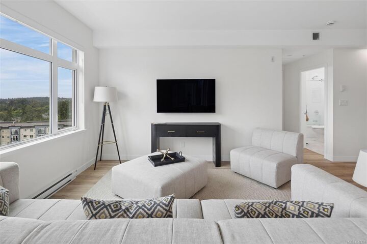 2000 West Park Lane #207 — photo 1