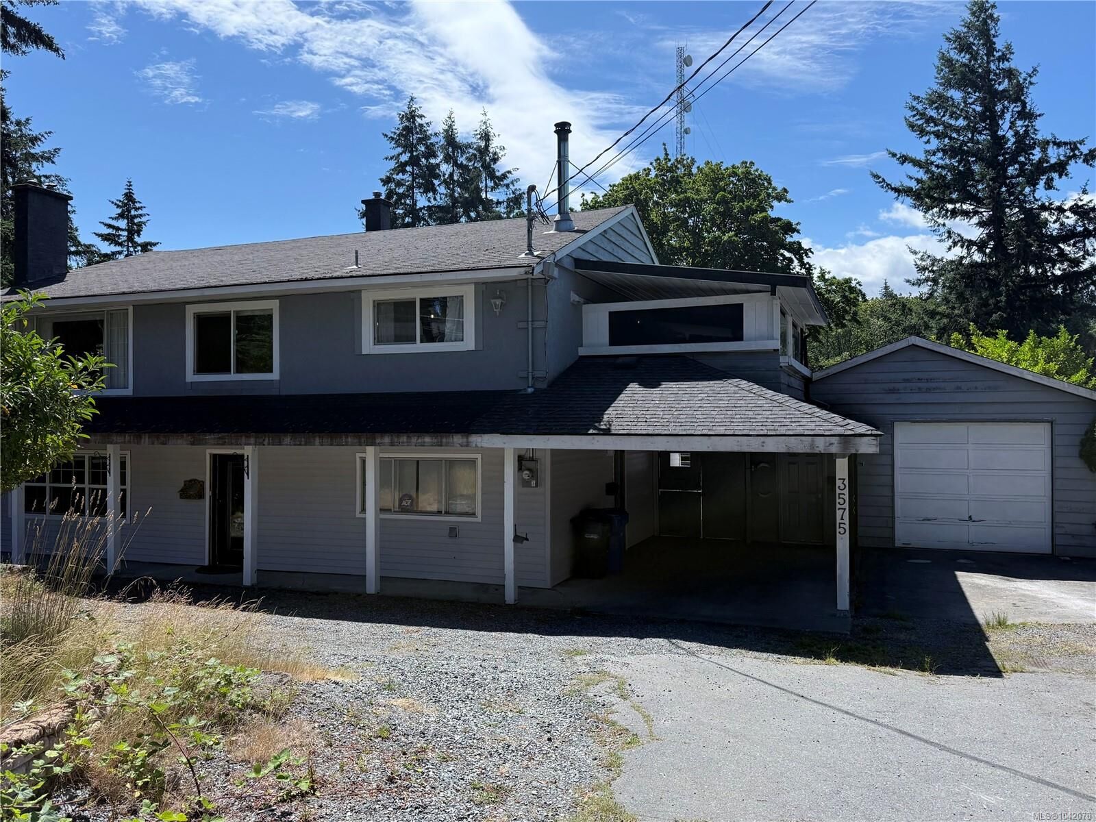 Property Photo: 3575 Uplands Dr BC V9T 2T4