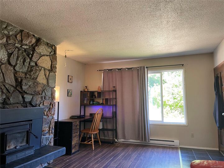Property Photo: 4475 Byng Rd BC V0N 2P0