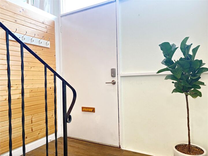 Property Photo: 170 Giggleswick Pl BC V9S 2V8