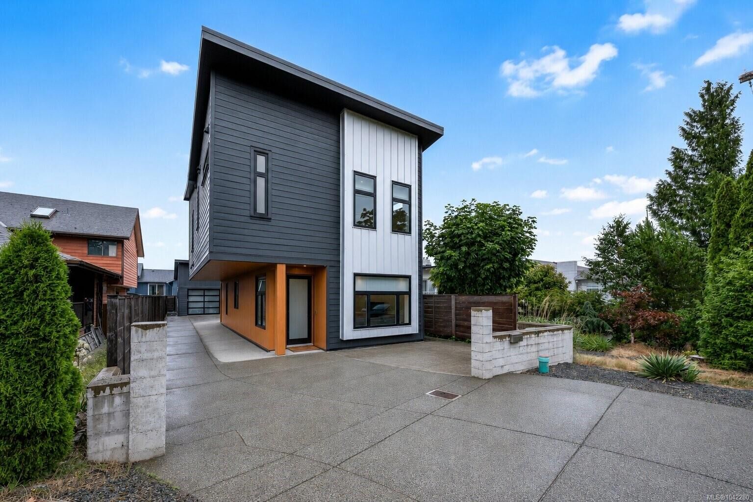 Property Photo: 3341 Skinner Rd BC V9L 4V4