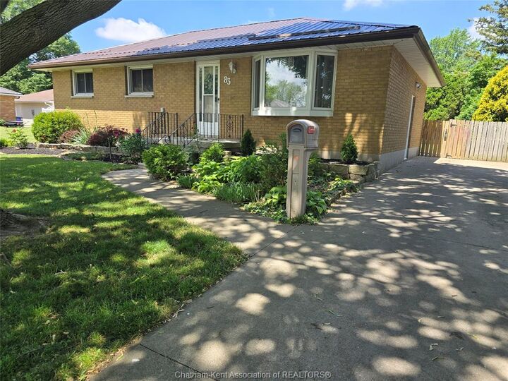 83 Holland Avenue — photo 1