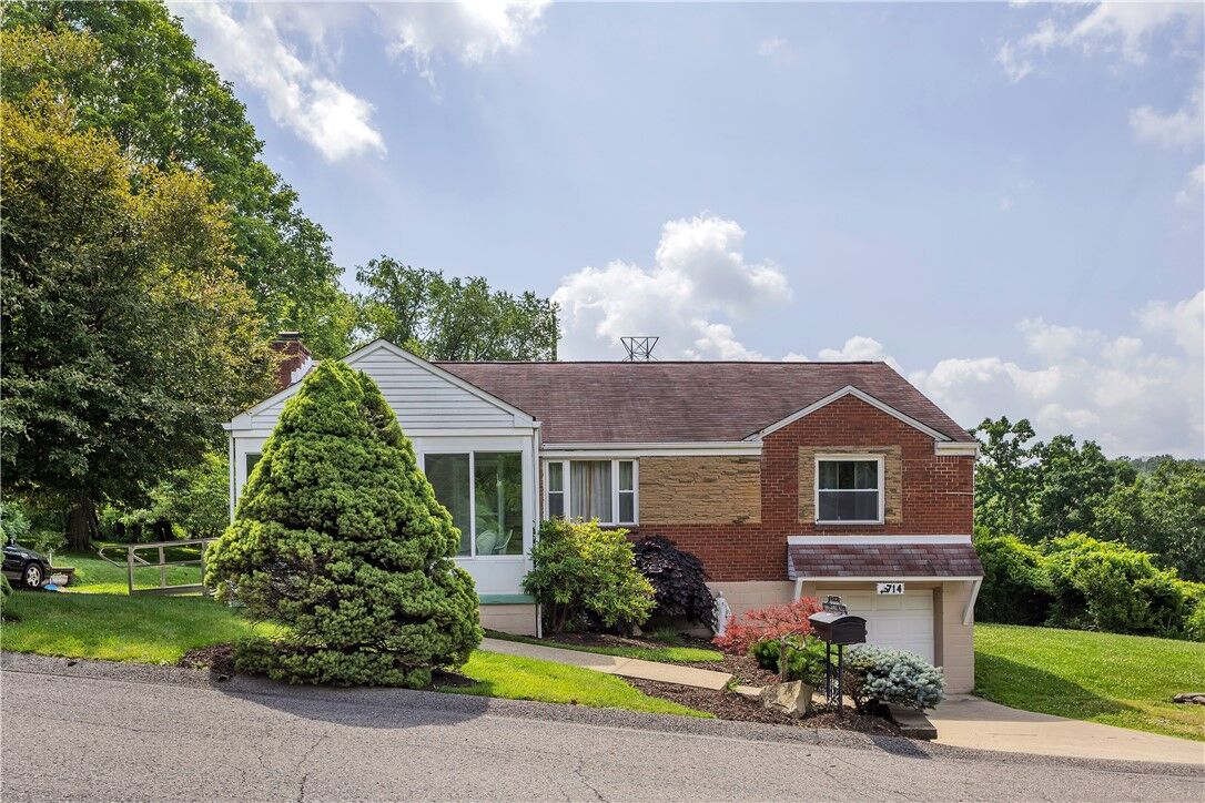Property Photo: 2714 Gould Dr PA 15129
