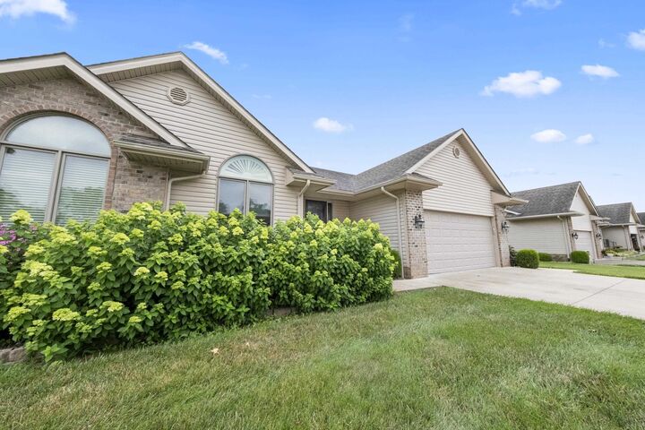 Property Photo:  208 Condominium Drive  KY 41143 