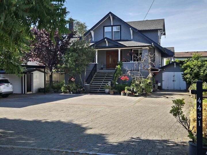 4431 Steveston Highway — photo 1