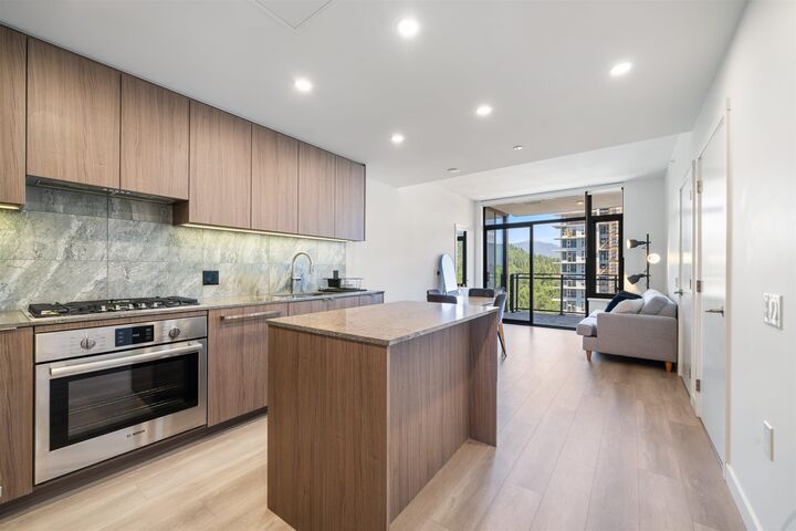 626 Claremont Street 1806 — photo 1