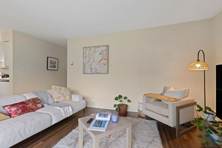 Property Photo:  175 E 4th Street 305  BC V7L 1H8 