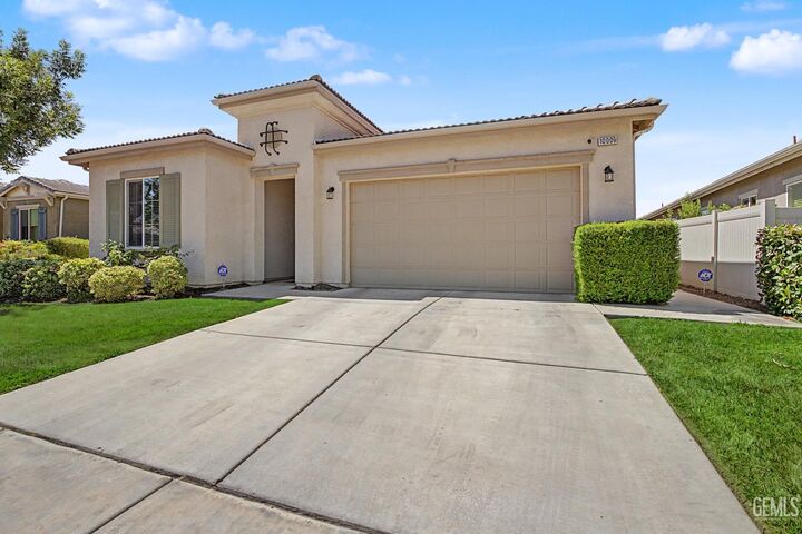 Property Photo: 10009 Francois Lane CA 93306