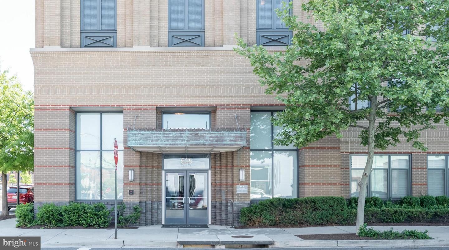 Property Photo: 525 Fayette 420 VA 22314