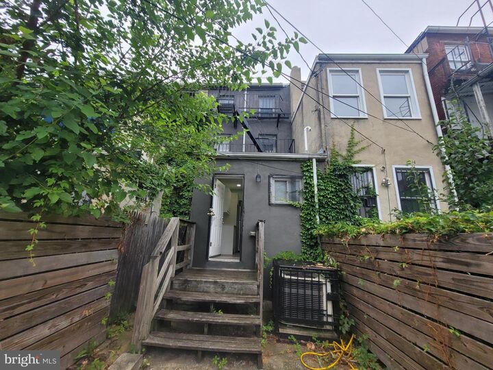 Property Photo: 905 Bennett Place MD 21223