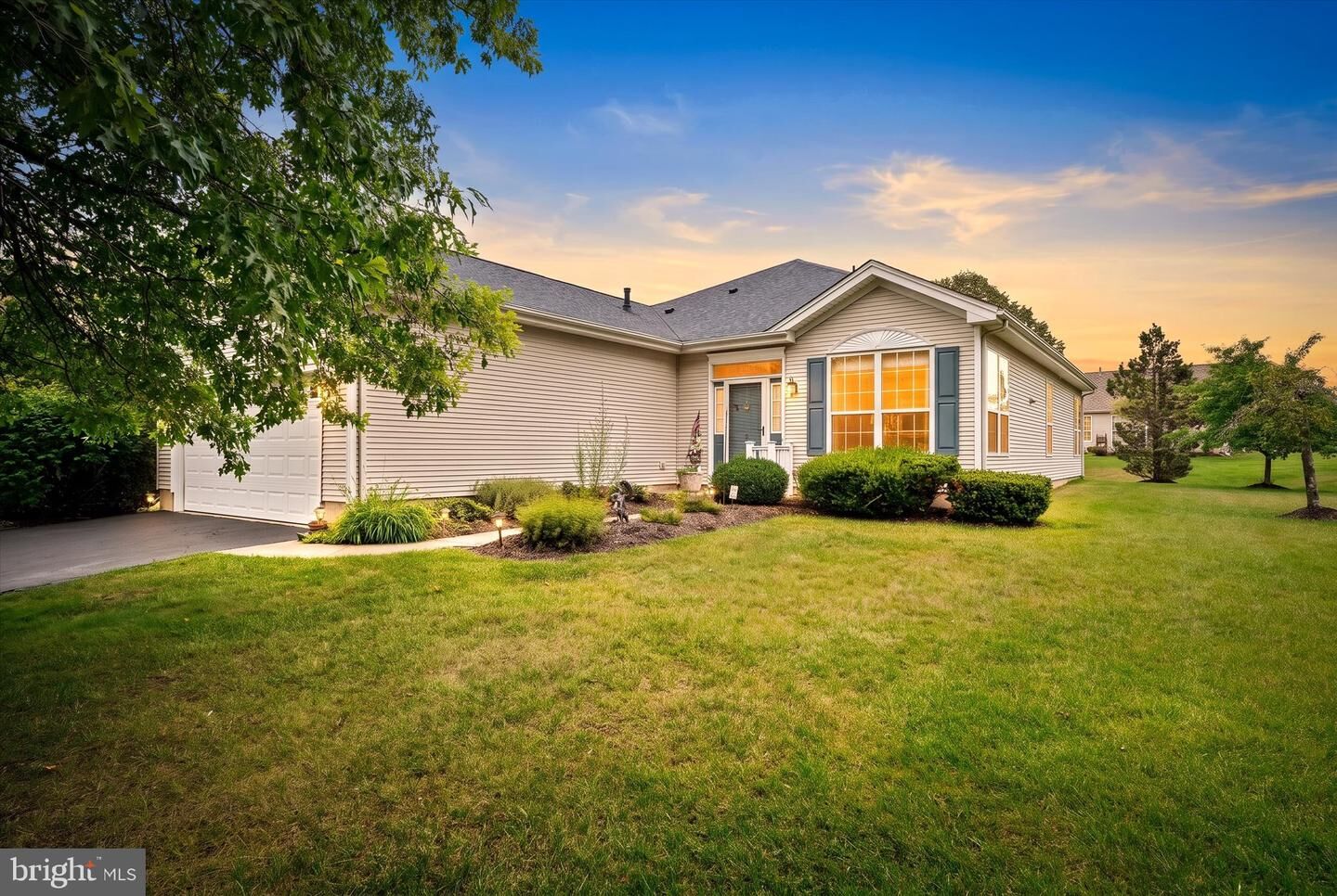 Property Photo:  5 Ellington Drive  NJ 08022 