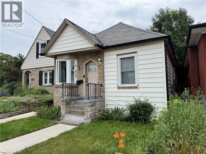Property Photo: 256 Fairfield Avenue ON L8H 5H6