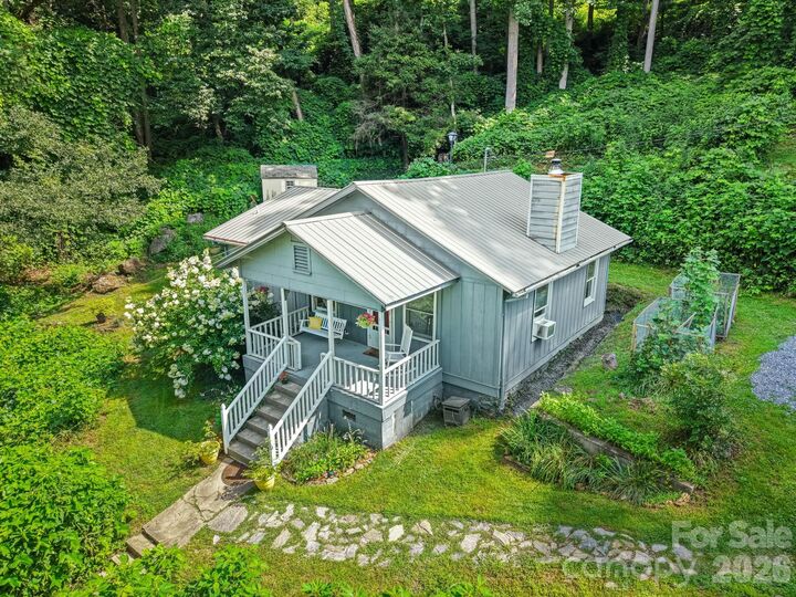 Property Photo:  6115 Skyland Drive  NC 28779 