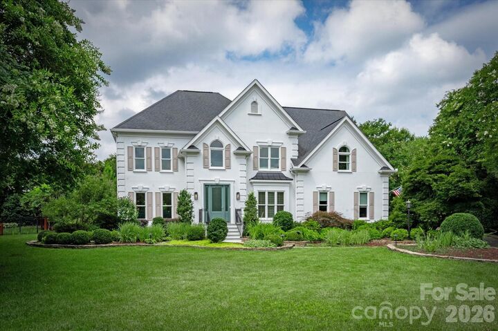 Property Photo: 11423 Colonial Country Lane NC 28277