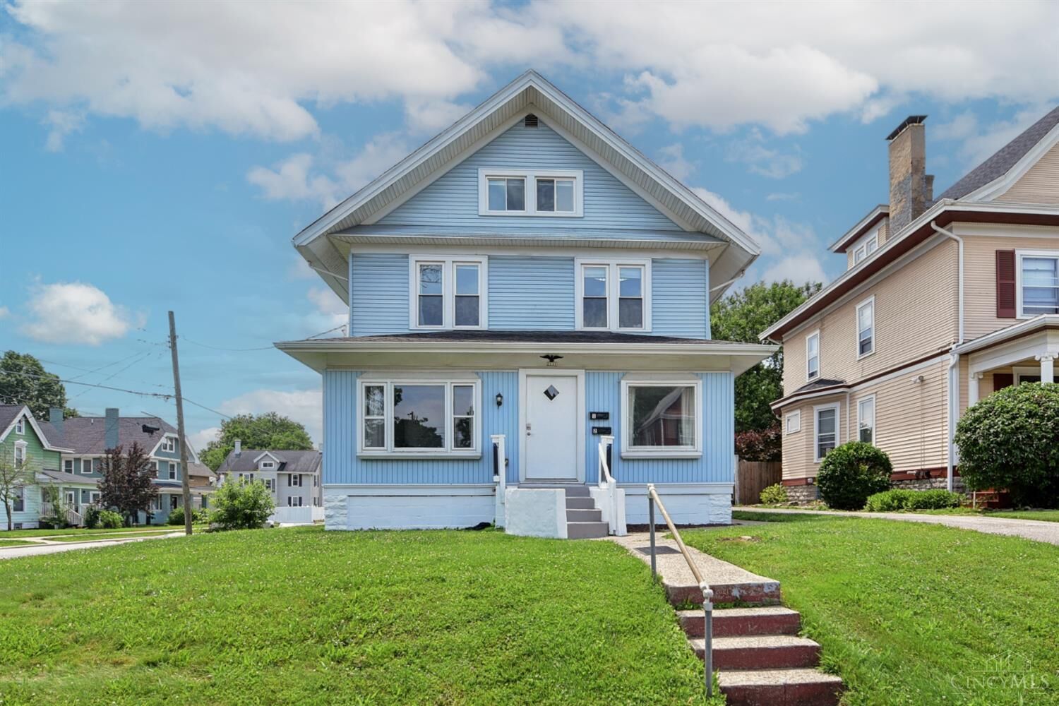 Property Photo:  2021 Hudson Avenue  OH 45212 