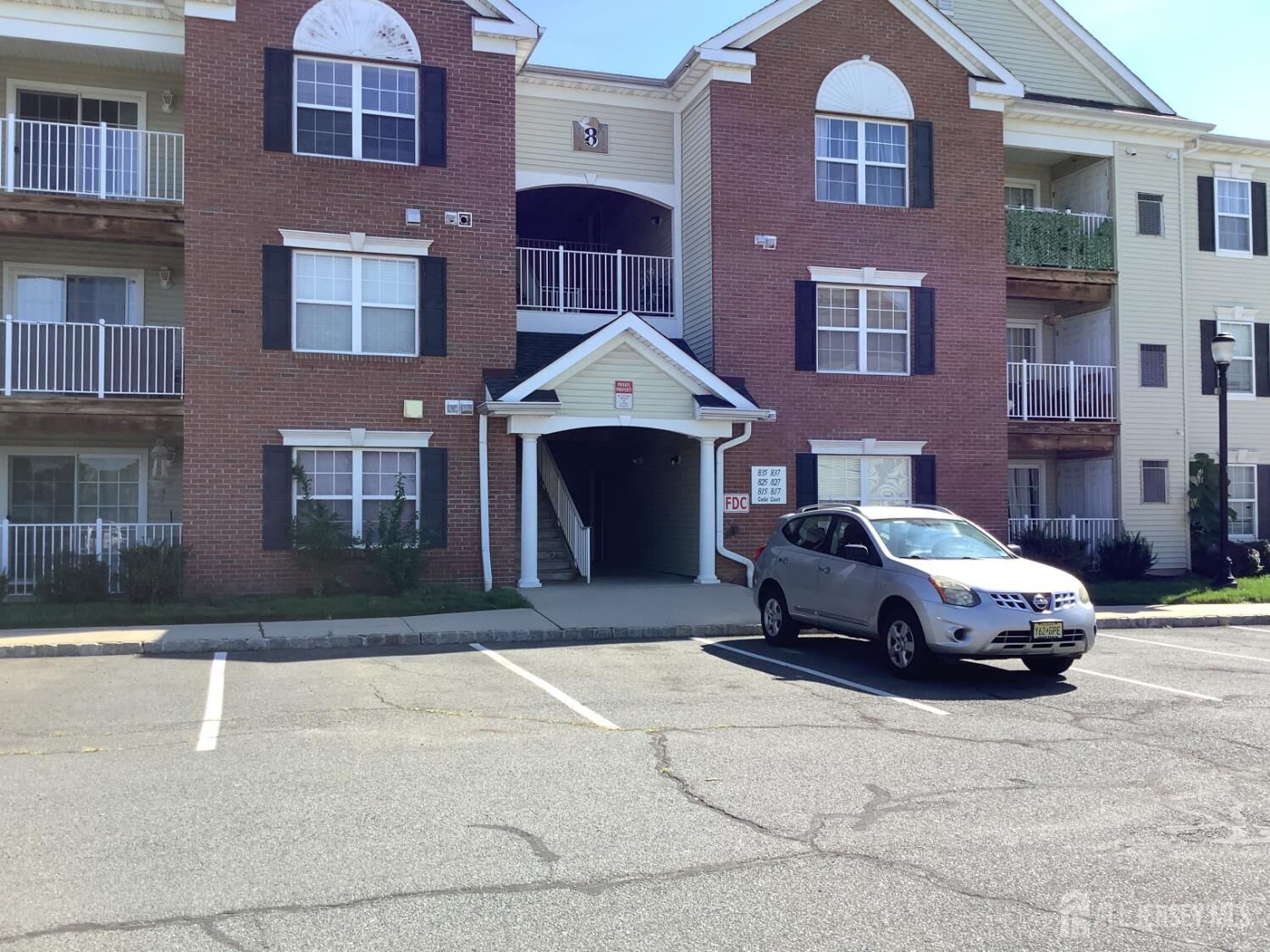 Property Photo:  835 Cedar Court  NJ 08901 