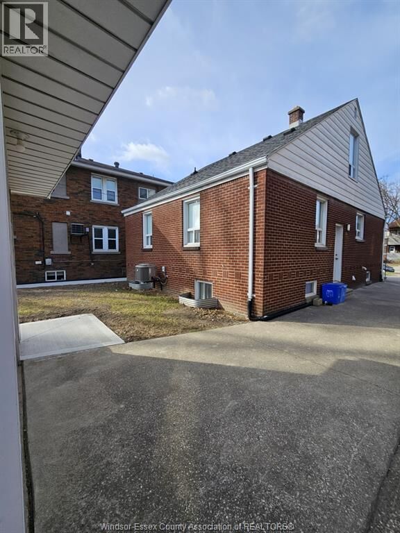 Property Photo:  336 Partington Avenue  ON N9B 2N5 