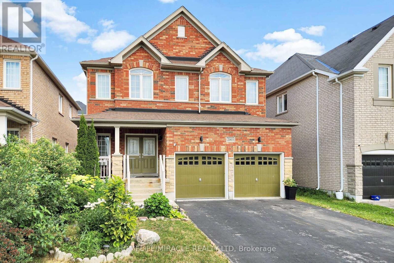 Property Photo:  2003 Queensbury Drive  ON L1K 0S1 