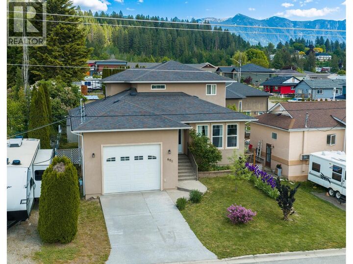 Property Photo: 608 16th N Avenue BC V0B 1G5