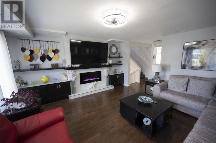 Property Photo: 374 Mary Street East ON P7E 4J9