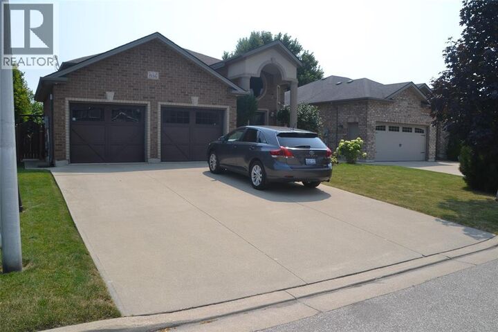 Property Photo: 816 Manhattan Drive ON N7S 0A4