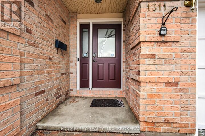 Property Photo: 1311 Cuthbertson Avenue ON K6V 6Y2