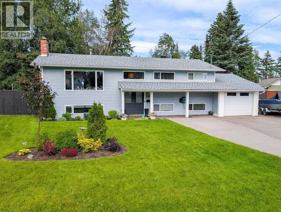 Property Photo: 2910 Wildwood Crescent BC V2K 3J3