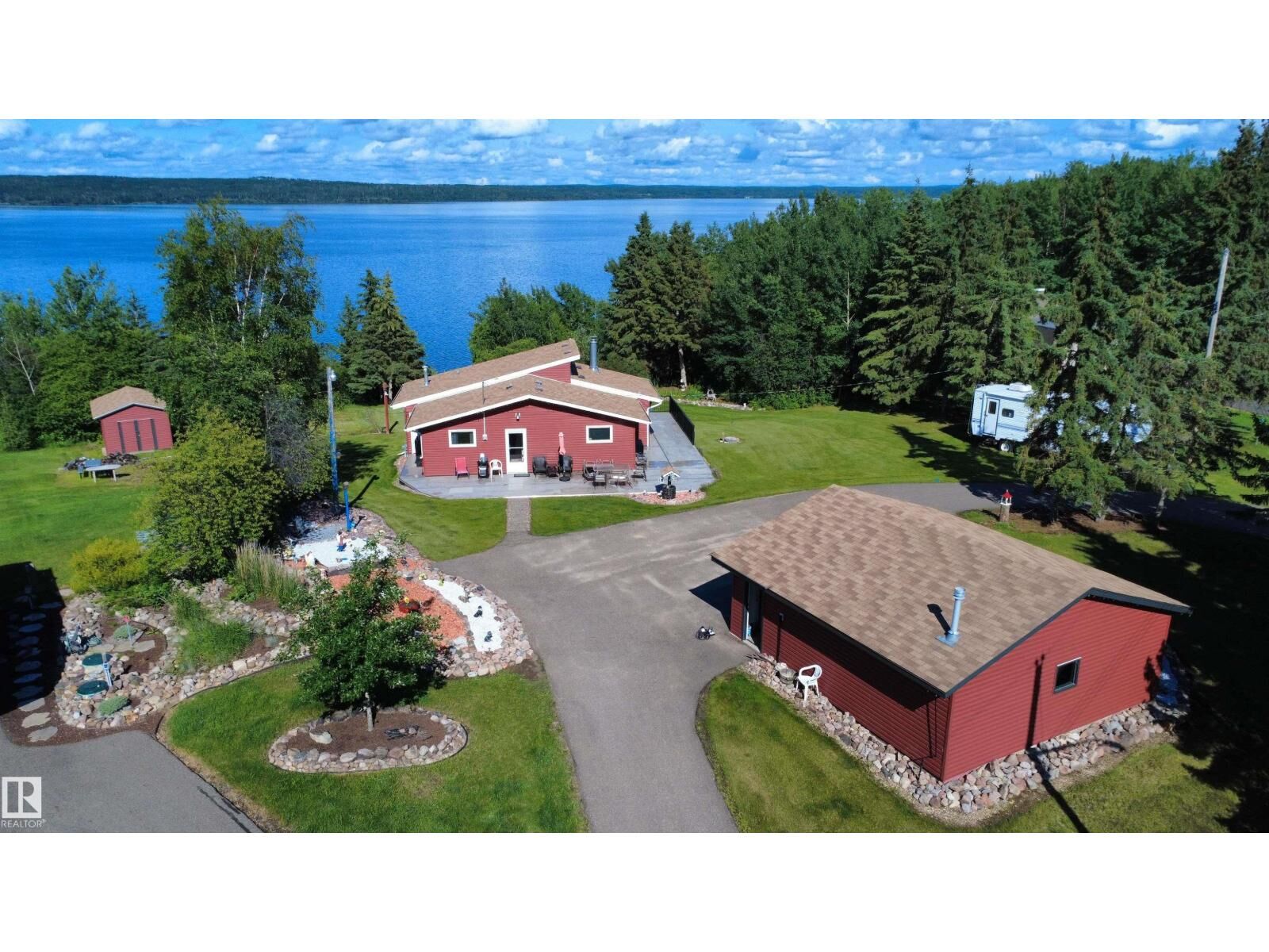 Property Photo: 618 Churchill Park Road AB T0A 2C1
