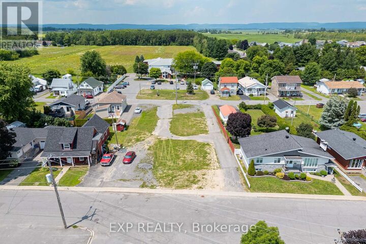Property Photo:  322 Telegraph Road  ON K0B 1A0 